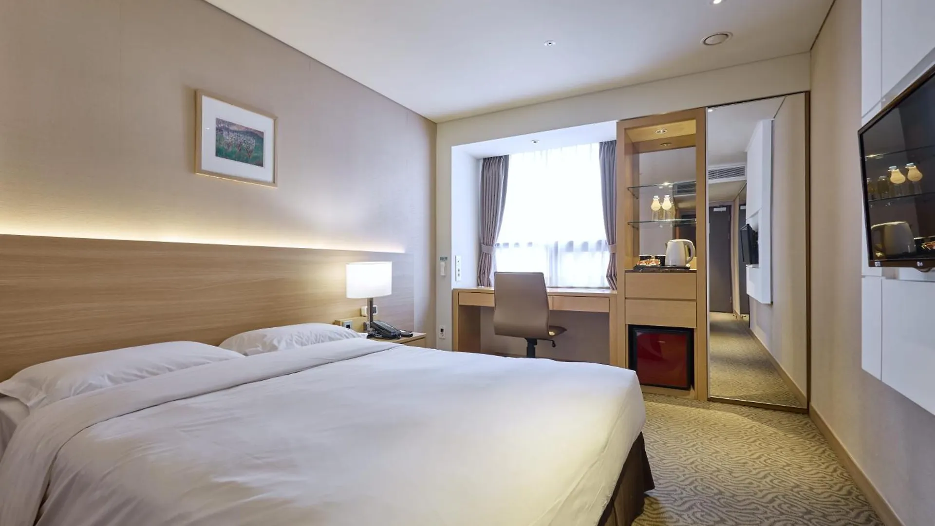 Summit Hotel Seoul Dongdaemun 3*,