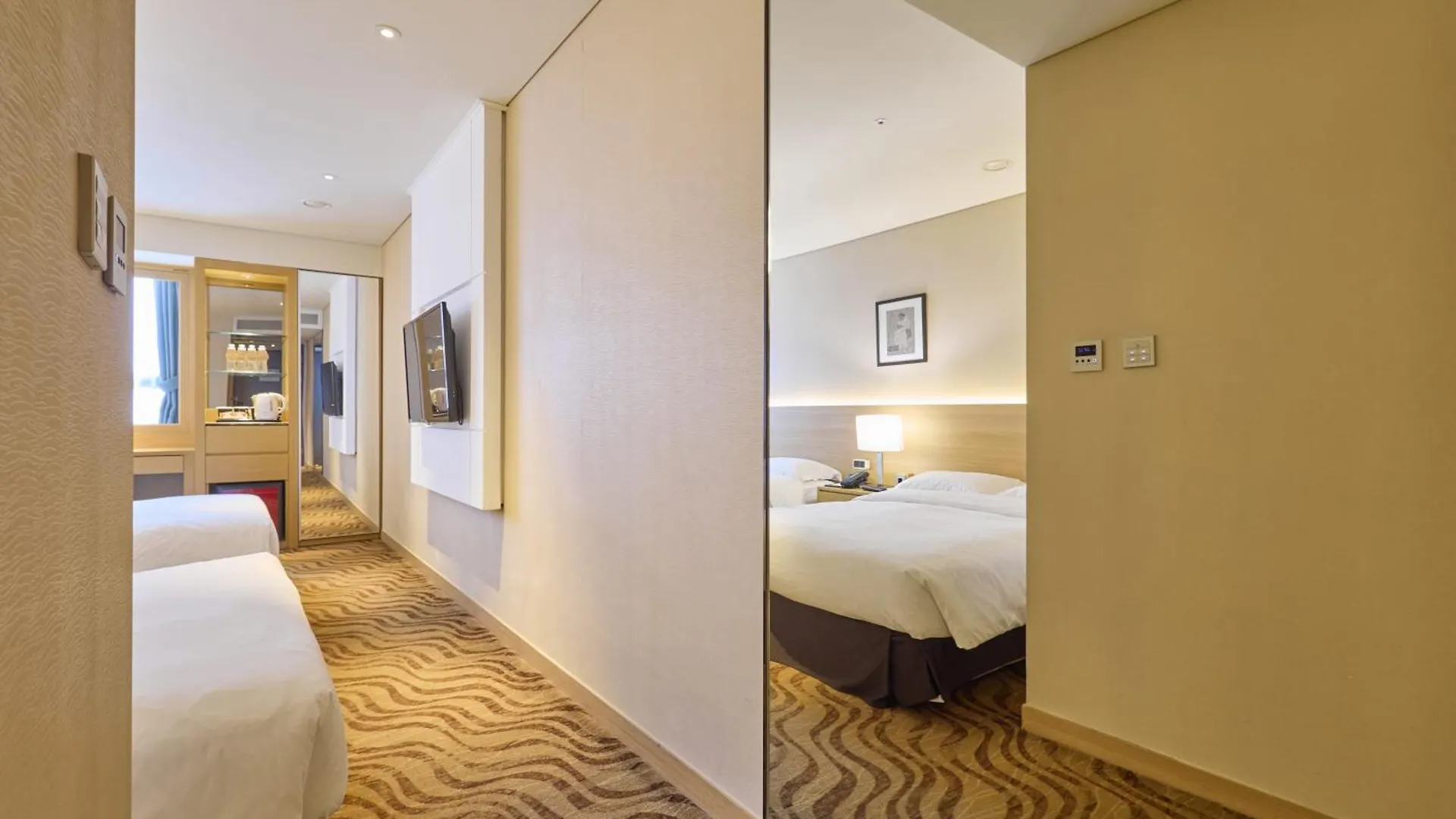 Summit Hotel Seoul Dongdaemun 3*,