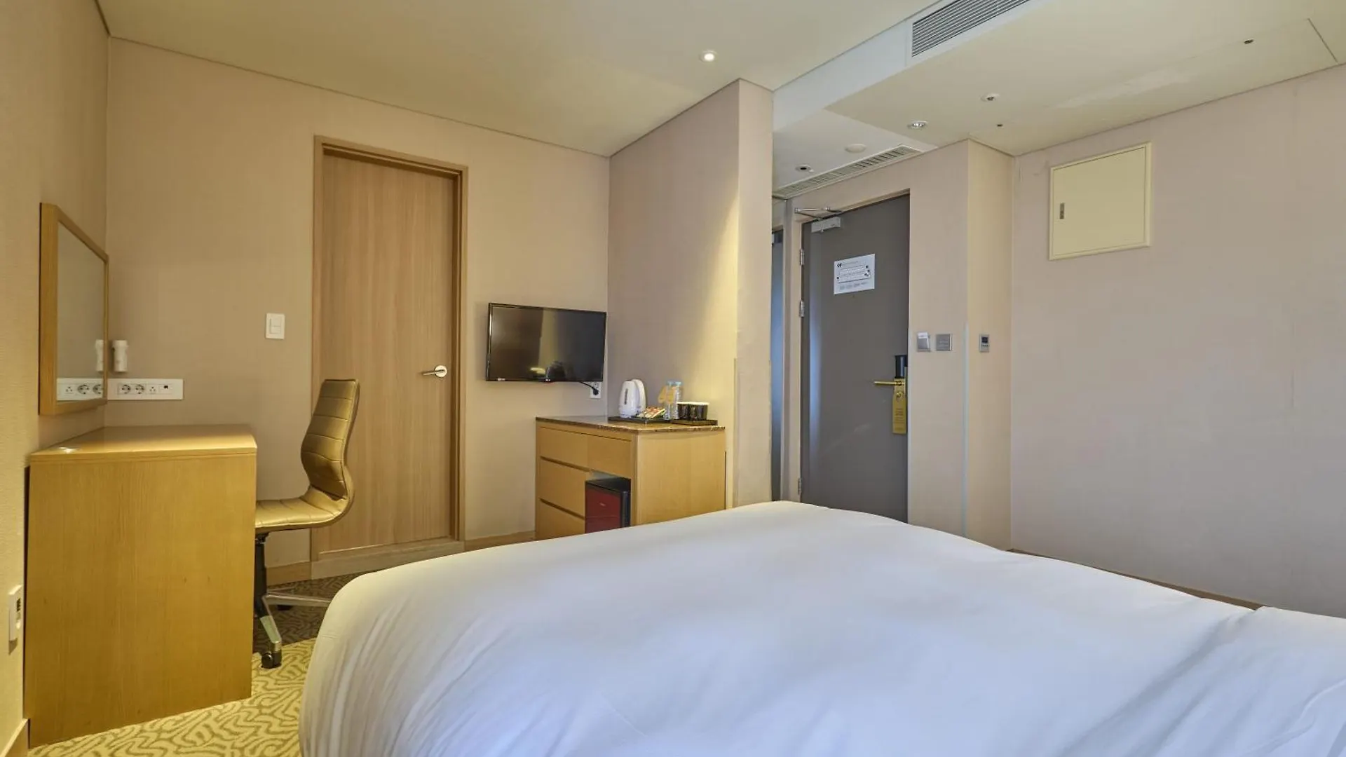 Summit Hotel Seoul Dongdaemun 3*,